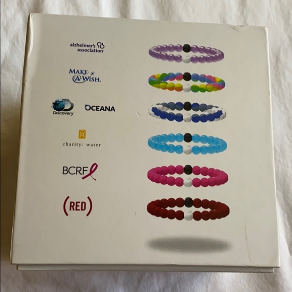 Lokai bracelet -comes with 6 bracelets - Picture 6 of 6